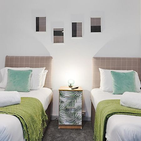 City Centre, Parking, Smart Tv'S In All Rooms Swansea Esterno foto