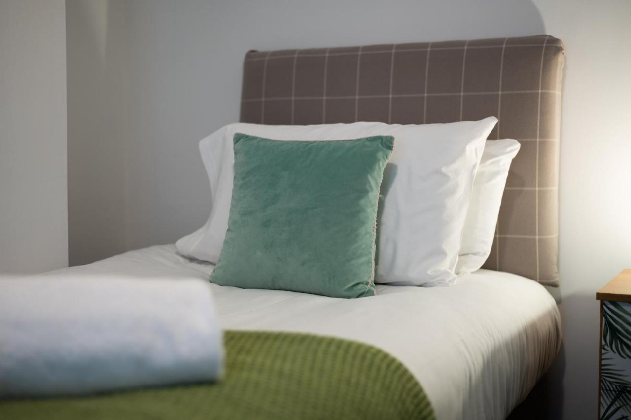 City Centre, Parking, Smart Tv'S In All Rooms Swansea Esterno foto