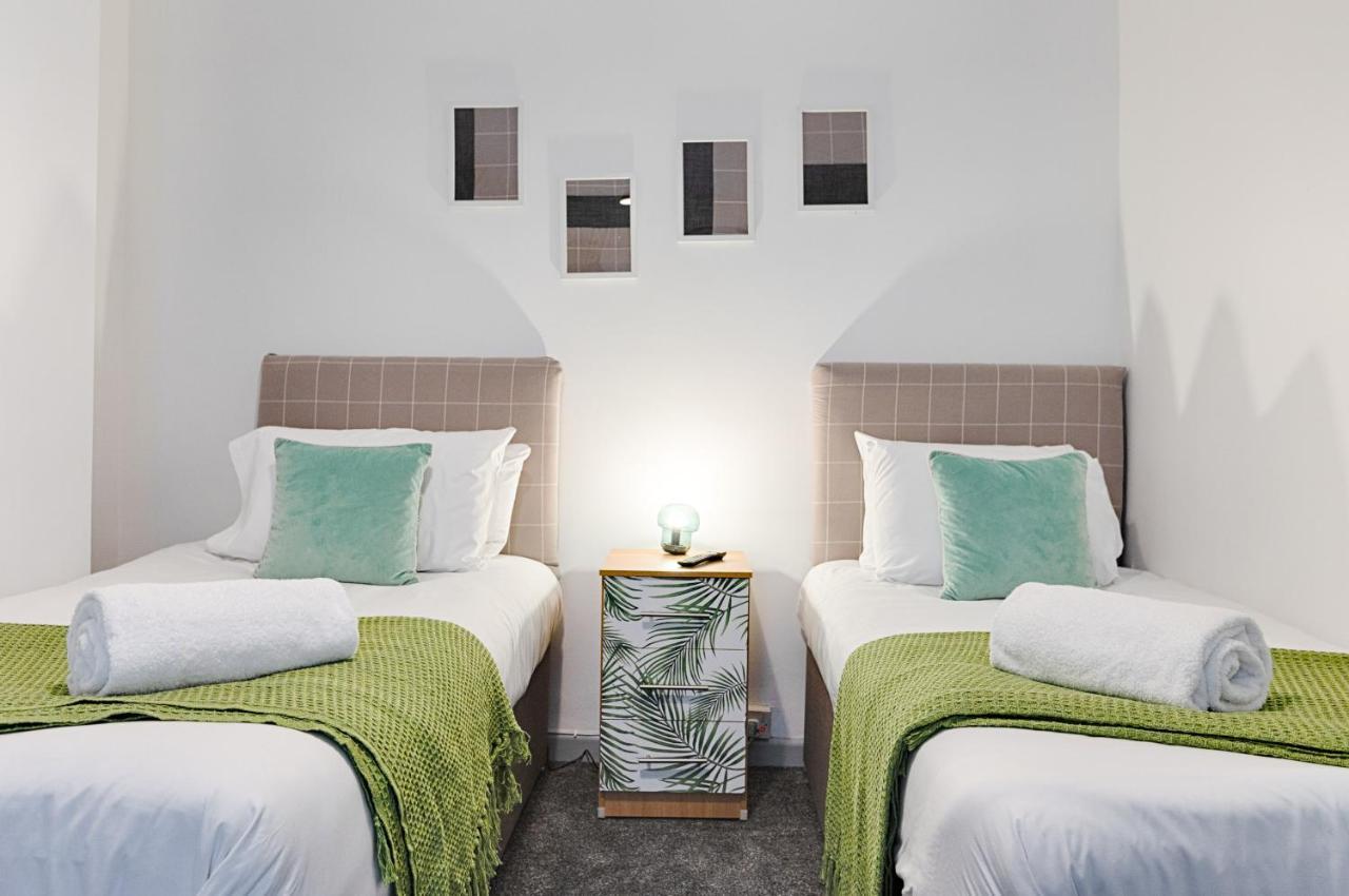 City Centre, Parking, Smart Tv'S In All Rooms Swansea Esterno foto