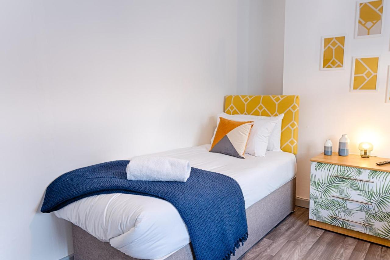 City Centre, Parking, Smart Tv'S In All Rooms Swansea Esterno foto