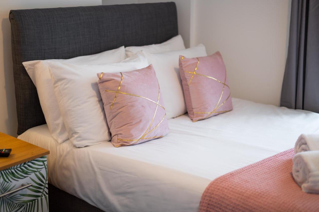 City Centre, Parking, Smart Tv'S In All Rooms Swansea Esterno foto